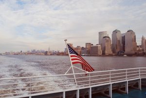 american-flag-city(c)TasjaBrewis Drapeau Americain